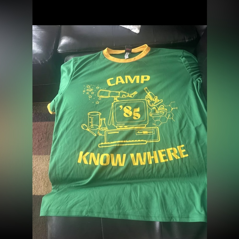 Stranger Things Mens TShirt Camp Know Where Size XL Netflix Green Yellow Tee